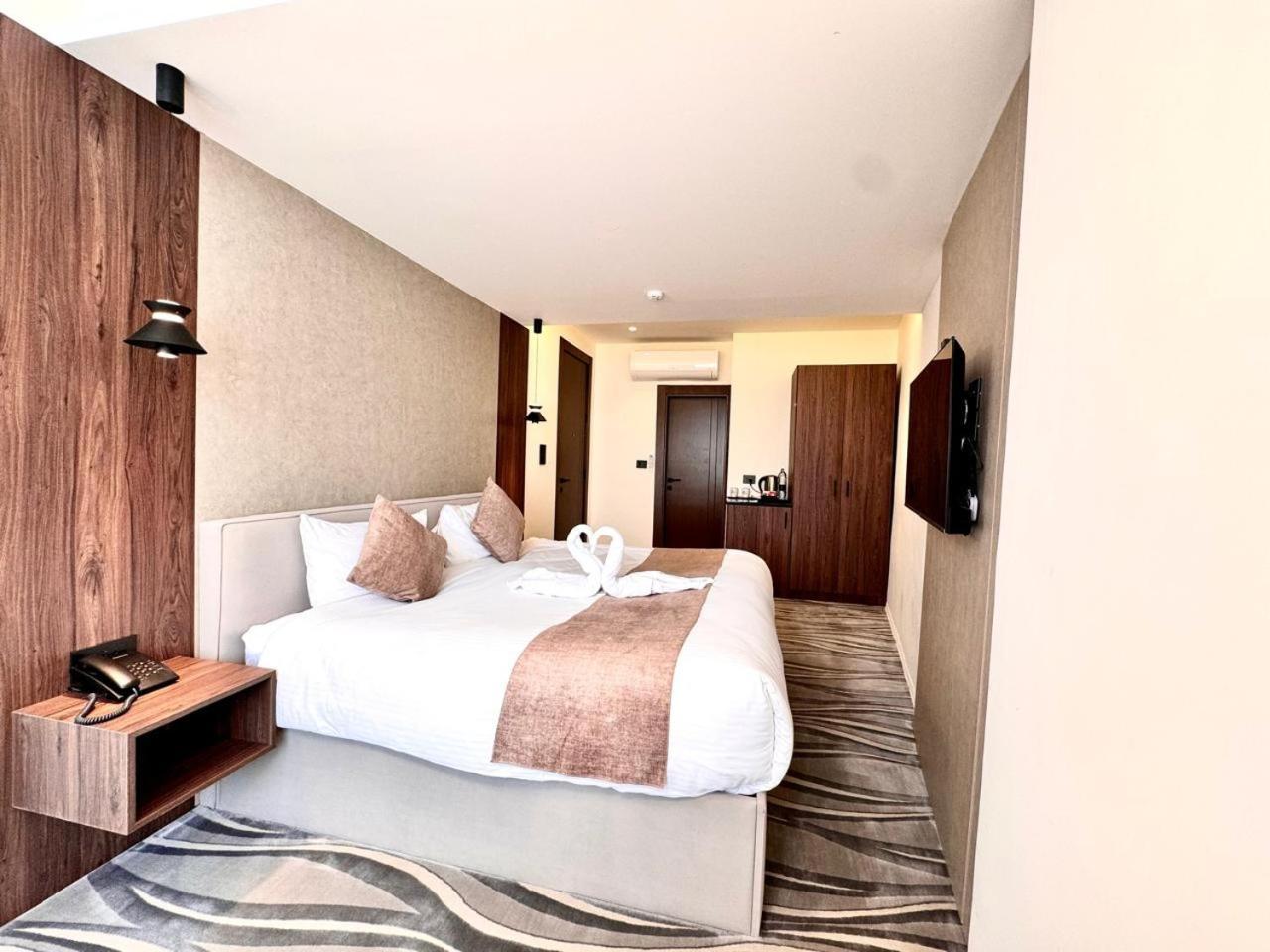 New Merryland Hotel Амман Экстерьер фото